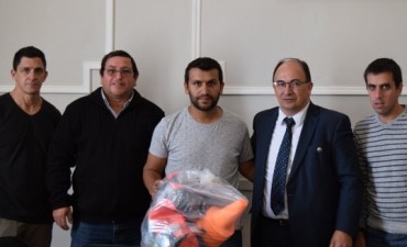 Intendente y funcionarios de Deporte se reunieron con directivos del Club Cazón
