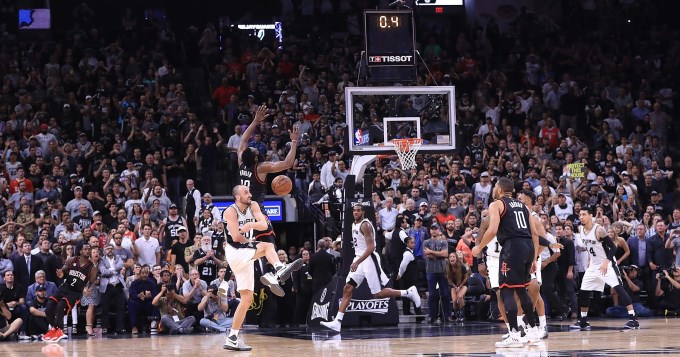 Decisiva participación de Ginóbili para el tercer triunfo de los Spurs sobre Rockets