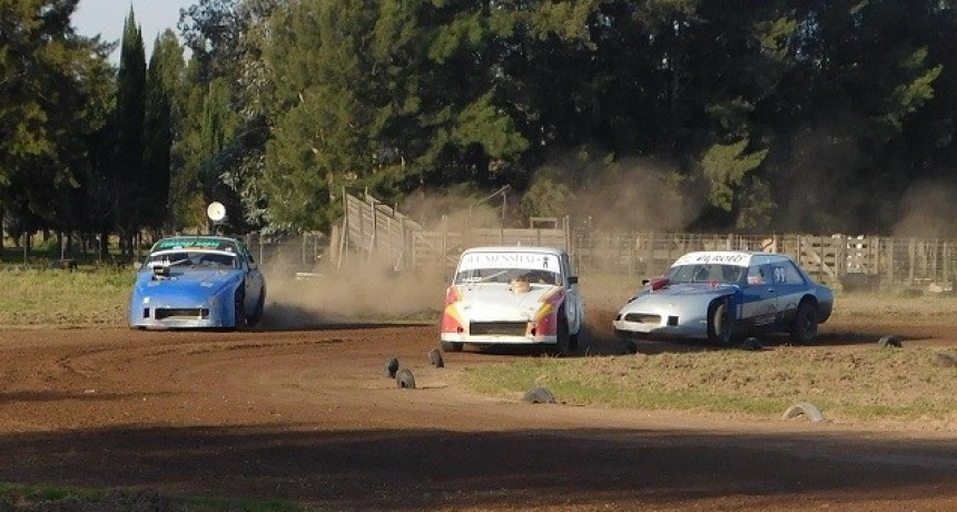 El TC Roqueperense “T” se presentó en el Ciclón del Saladillo Automóvil club