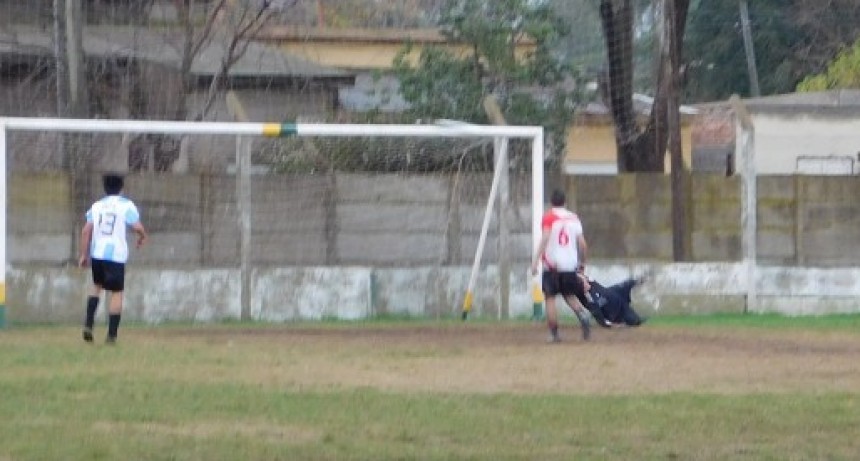 Defensores de Del Carril ganó en el Faustino Mieres