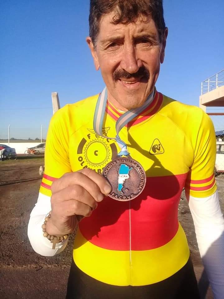 Poger, Burgois y Lubo medallistas en el Argentino de Ruta