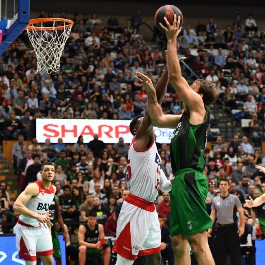 Vital victoria del equipo de Marcos Delía y Laprovittola contra el Manresa