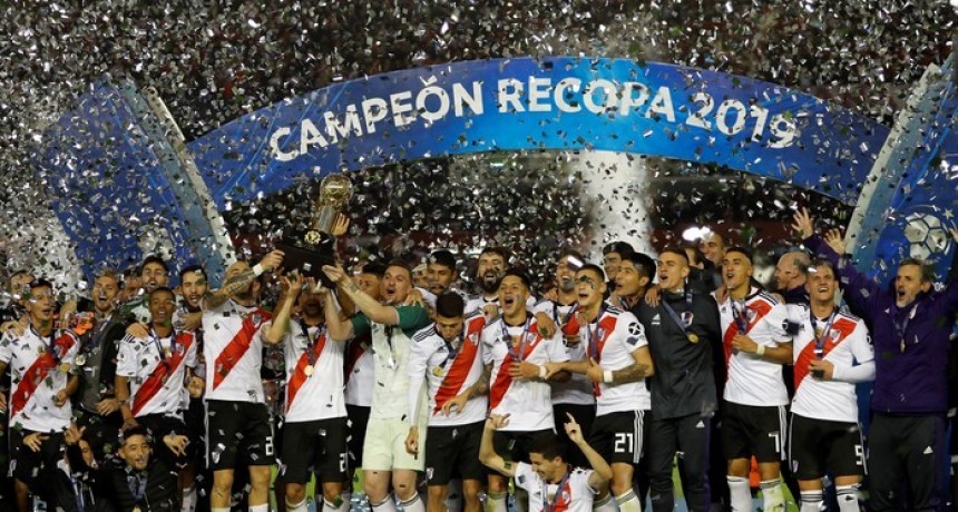 River goleó 3-0 a Atlético Paranaense y se consagró campeón de la Recopa Sudamericana