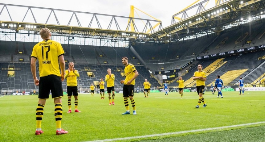 Bayern Munich ganó y mantuvo la distancia sobre Dortmund