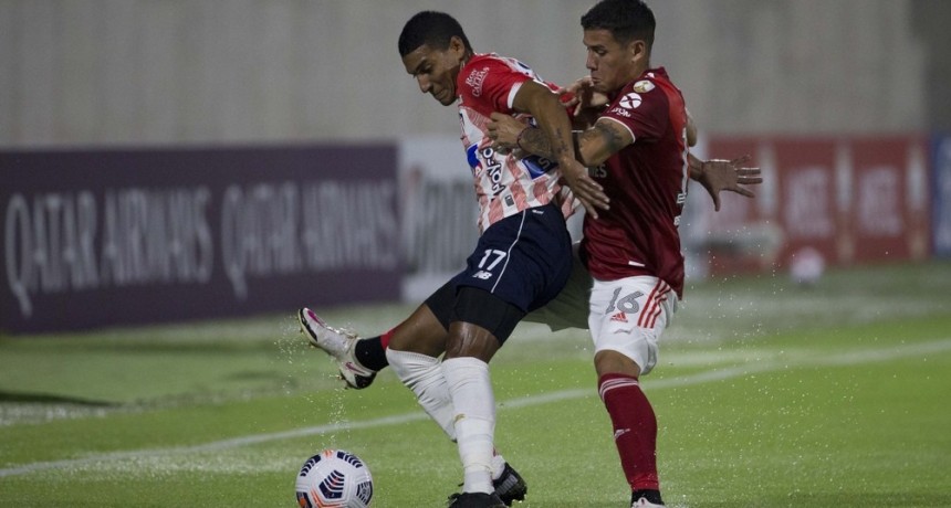 River lo empató ante Junior de visitante en el último suspiro