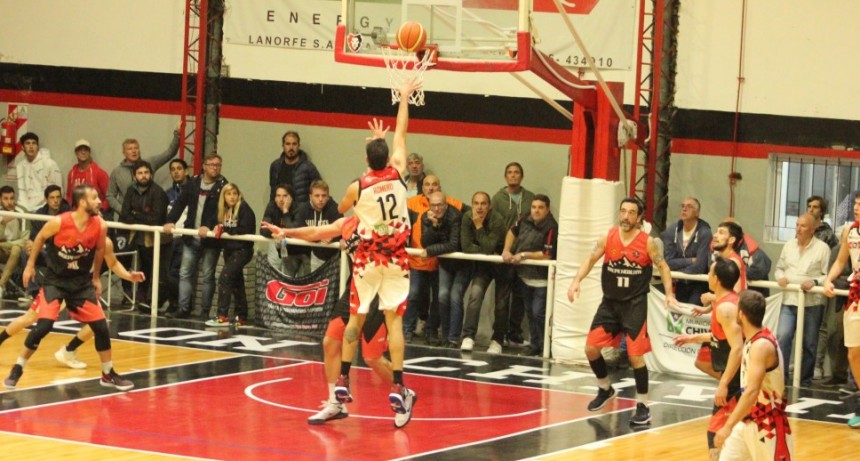 Básquet: Colon ganó y pasó a la siguiente fase 