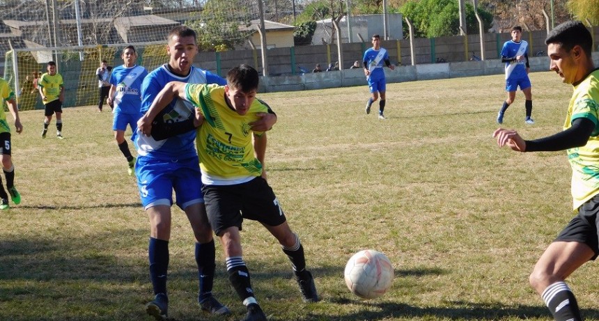 Fútbol: Defensores DC nuevamente en la punta de la tabla 