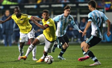 Argentina sufri&oacute; pero se meti&oacute; en semifinales de la Copa Am&eacute;rica