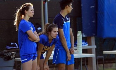 Crisis total: la Selecci&oacute;n viaj&oacute; sin sparrings y se entrena con chicas de una universidad