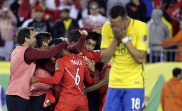 Siamo fuori della copa: Per&uacute; elimin&oacute; a Brasil