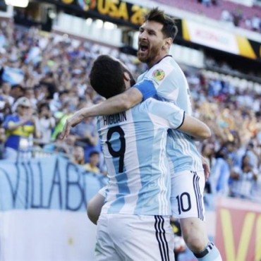 Copa Am&eacute;rica 2016: la selecci&oacute;n gole&oacute;, se clasific&oacute; a semifinales y Messi alcanz&oacute; el r&eacute;cord de Batistuta