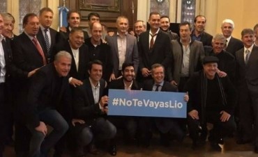 Los campeones del 86 pidieron que Messi se quede