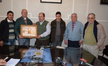 El Intendente entregó distinción a Carlos Giannoni