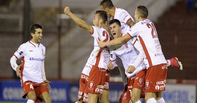 El Globo goleó a Anzoátegui y avanzó en la Sudamericana