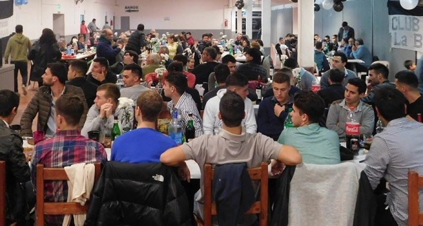 Huracán festejó el campeonato federal con una gran cena