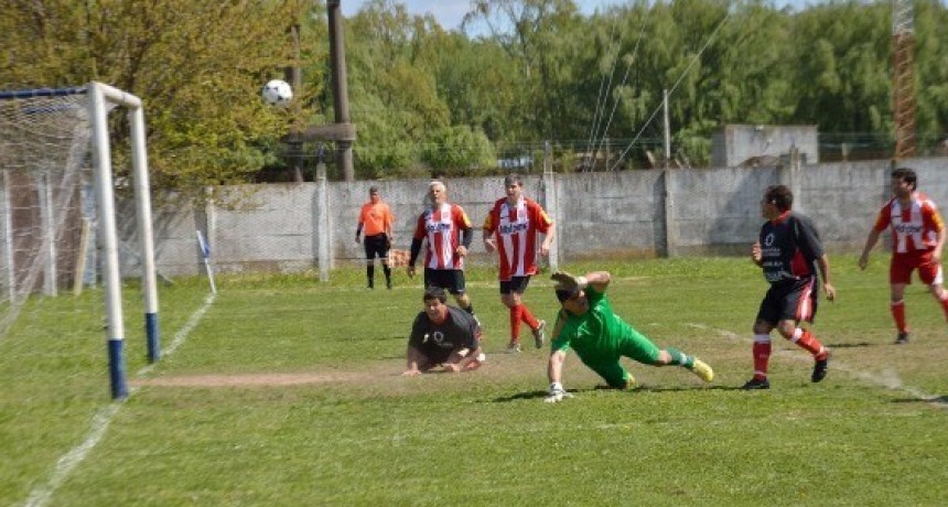 La Chacarita y Argentino lideran el Torneo de Veteranos