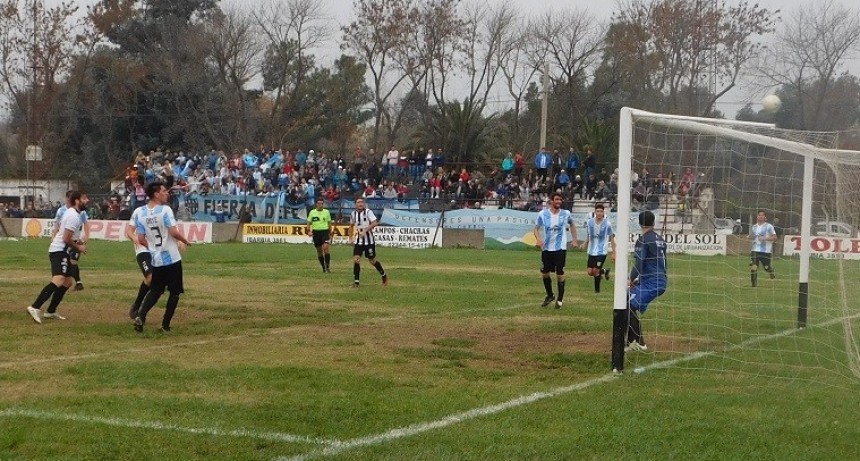 Huracán y Defensores igualaron en la primera final 