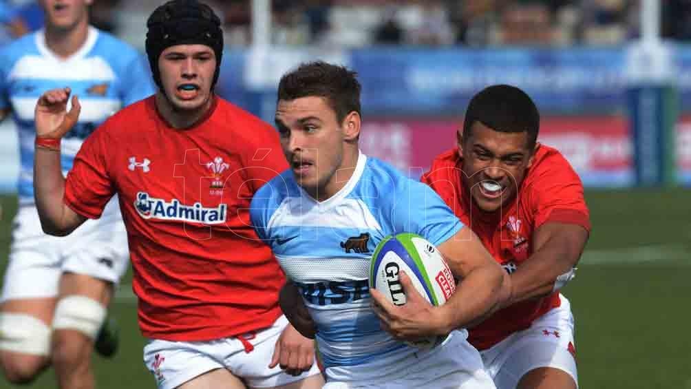 Argentina sufrió en el debut ante Gales