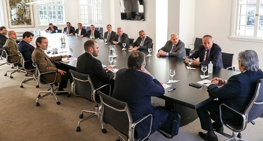 Fernández almorzó con Lavagna y se reunió con empresarios para analizar la actividad de cada sector