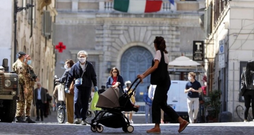 Italia registró el menor número de contagios diarios en tres meses y medio
