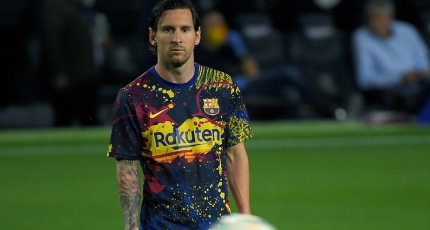 Messi va por los 700 goles ante el Sevilla