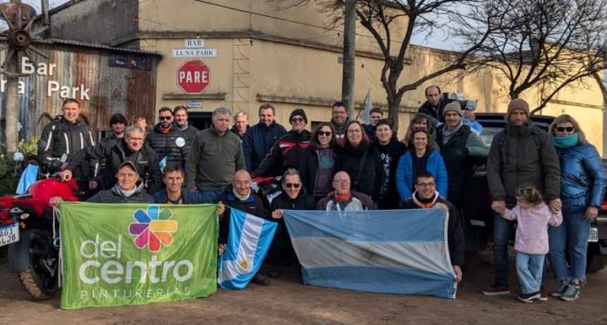 Club de Motos Clásicas organizó salida por el Día de la Bandera