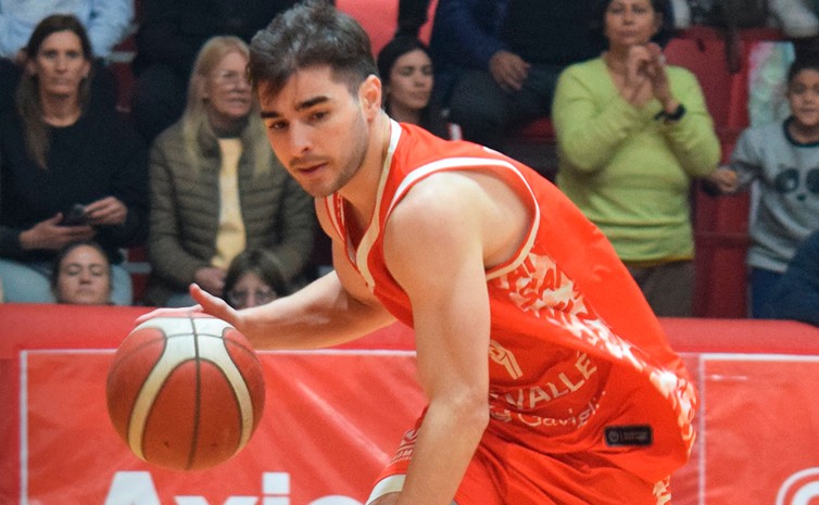 San Isidro defendió su localía y descontó en la serie final ante Racing de Chivilcoy