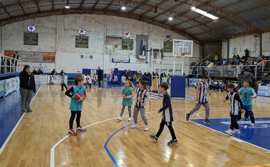 Básquet: Encuentro de Escuelitas con Urso y Comercio (A)