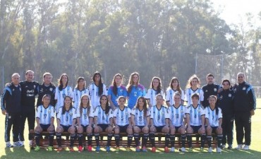 El Vasco Olarticoechea parti&oacute; hacia los Panamericanos con la selecci&oacute;n de f&uacute;tbol femenina