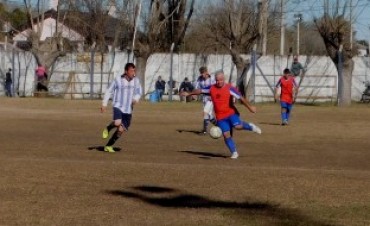 Se jugaron los cuartos de final del Maxifutbol en Saladillo