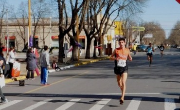 El veinticinque&ntilde;o Miguel Guerra gan&oacute; la Marat&oacute;n Aniversario de Saladillo