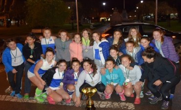 Salom&oacute;n y M&eacute;ndez  recibieron a las campeonas de hockey sub16