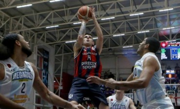 En aplastante victoria, San Lorenzo estiró la ventaja ante Regatas Corrientes