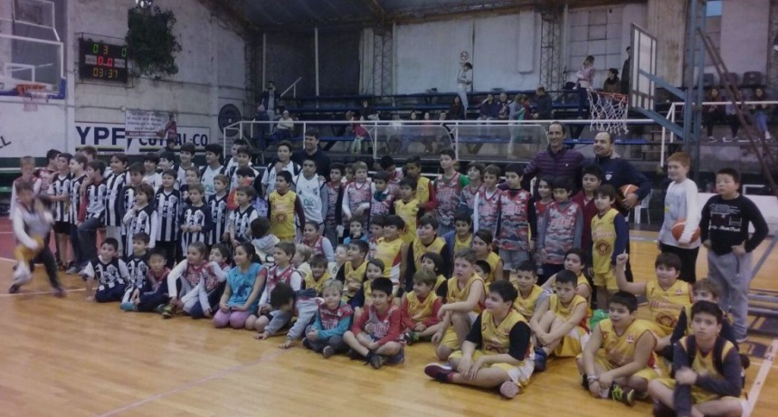 Encuentro de Minibasquet en el club Ciudad de Saladillo