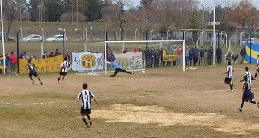 Apeadero y Huracan igualaron en el Daniel Carbonari