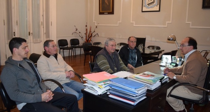Salomón se reunió con la comisión directiva del Club Atucha