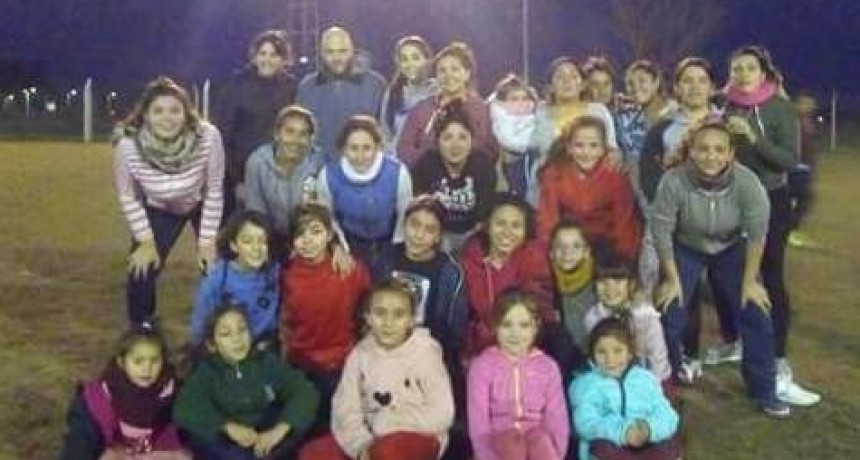 Unión Apeadero trabaja con el fútbol femenino