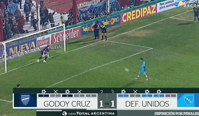 Una delicia a lo Abreu para eliminar a Godoy Cruz