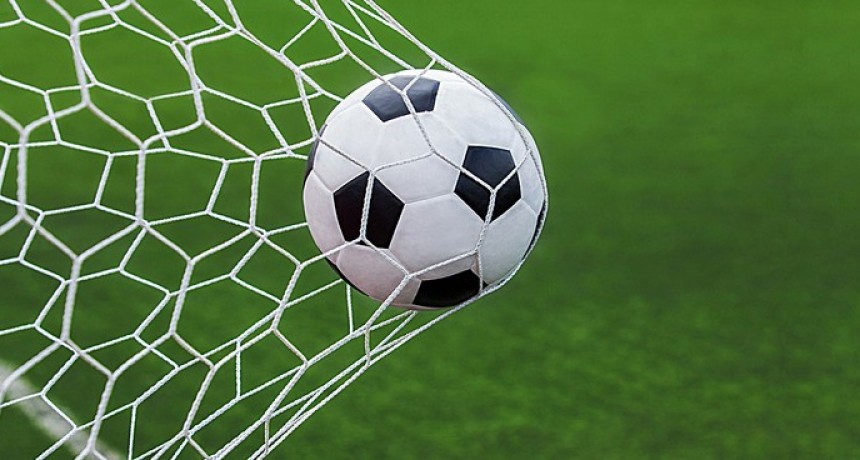 La Liga de Fútbol local felicita a los campeones