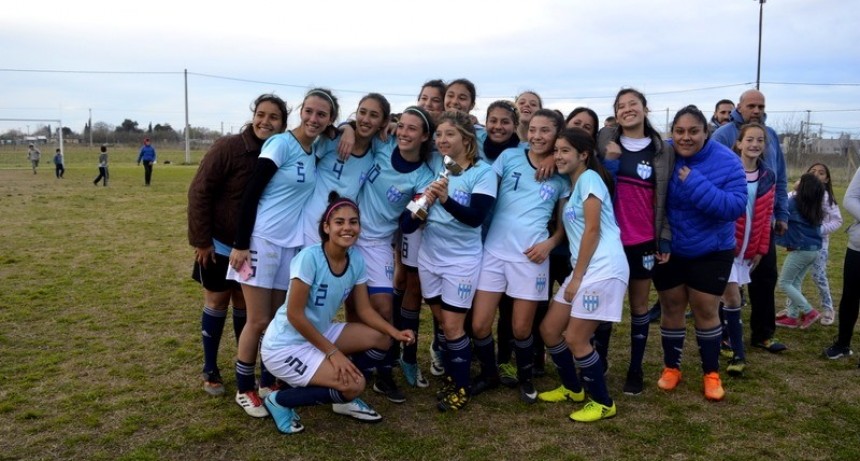 Defensores de Del Carril se quedó con el Cuadrangular Femenino