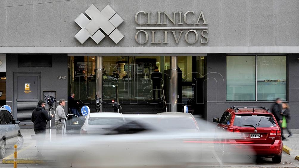 Maradona fue operado con éxito de la rodilla derecha