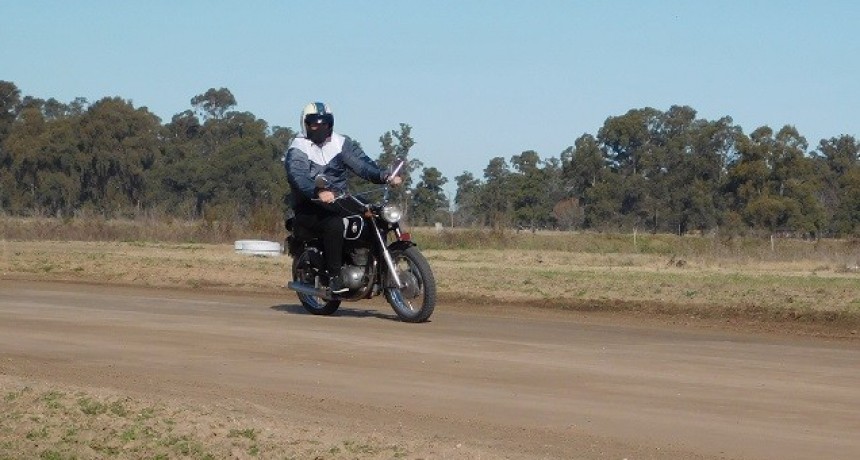 Motos Antiguas: Leo Mena ganó el Rally Revolución de Mayo