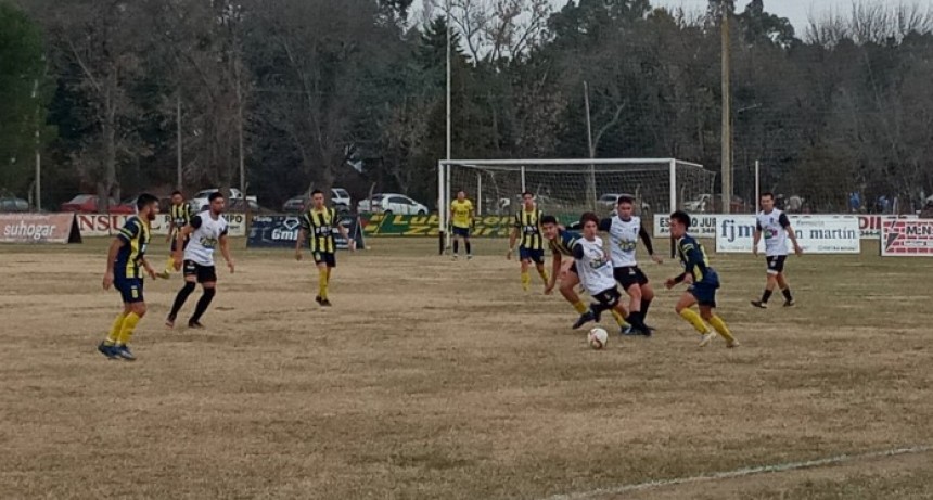 El clásico entre Huracán y Apeadero fue suspendido en tiempo de descuento  