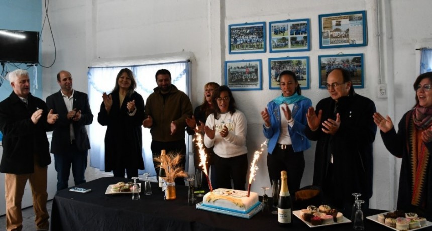 Salomón estuvo en el Aniversario del club Defensores de Del Carril