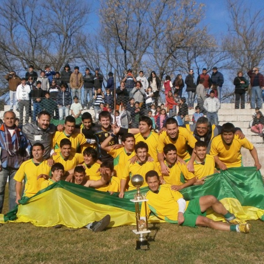 Fútbol: Club Oro Verde en busca de Director Técnico 