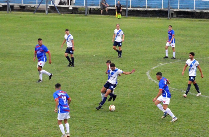 Fútbol: Finales del Torneo Apertura en el Adolfo Canteli