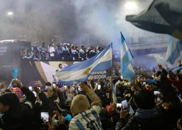 Fiesta y desesperaci&oacute;n pol&iacute;tica contra Milei