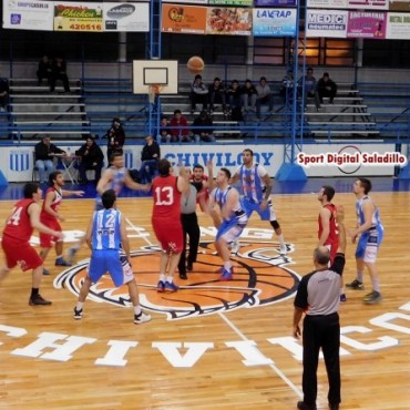 Racing apabullo y le cort&oacute; el invicto a Ciudad de Saladillo