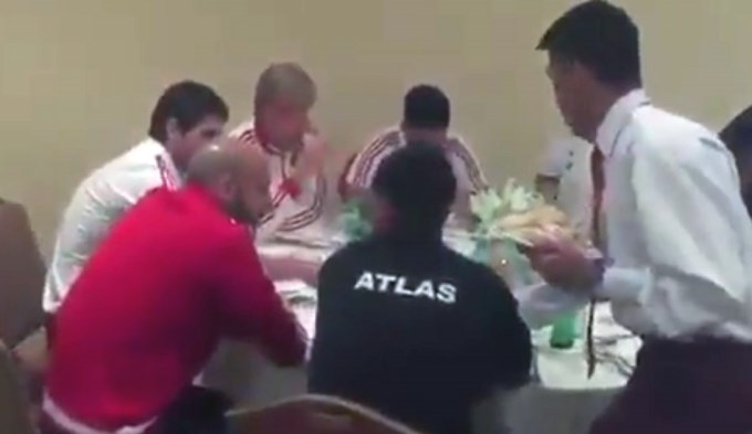 El plantel de River invitó a cenar a sus pares de Atlas