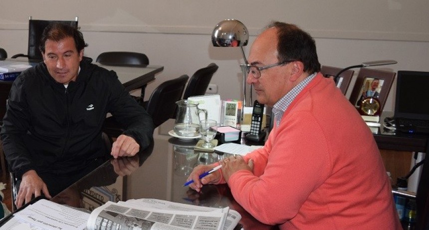 Salomón recibió al presidente de la Liga de Fùtbol local